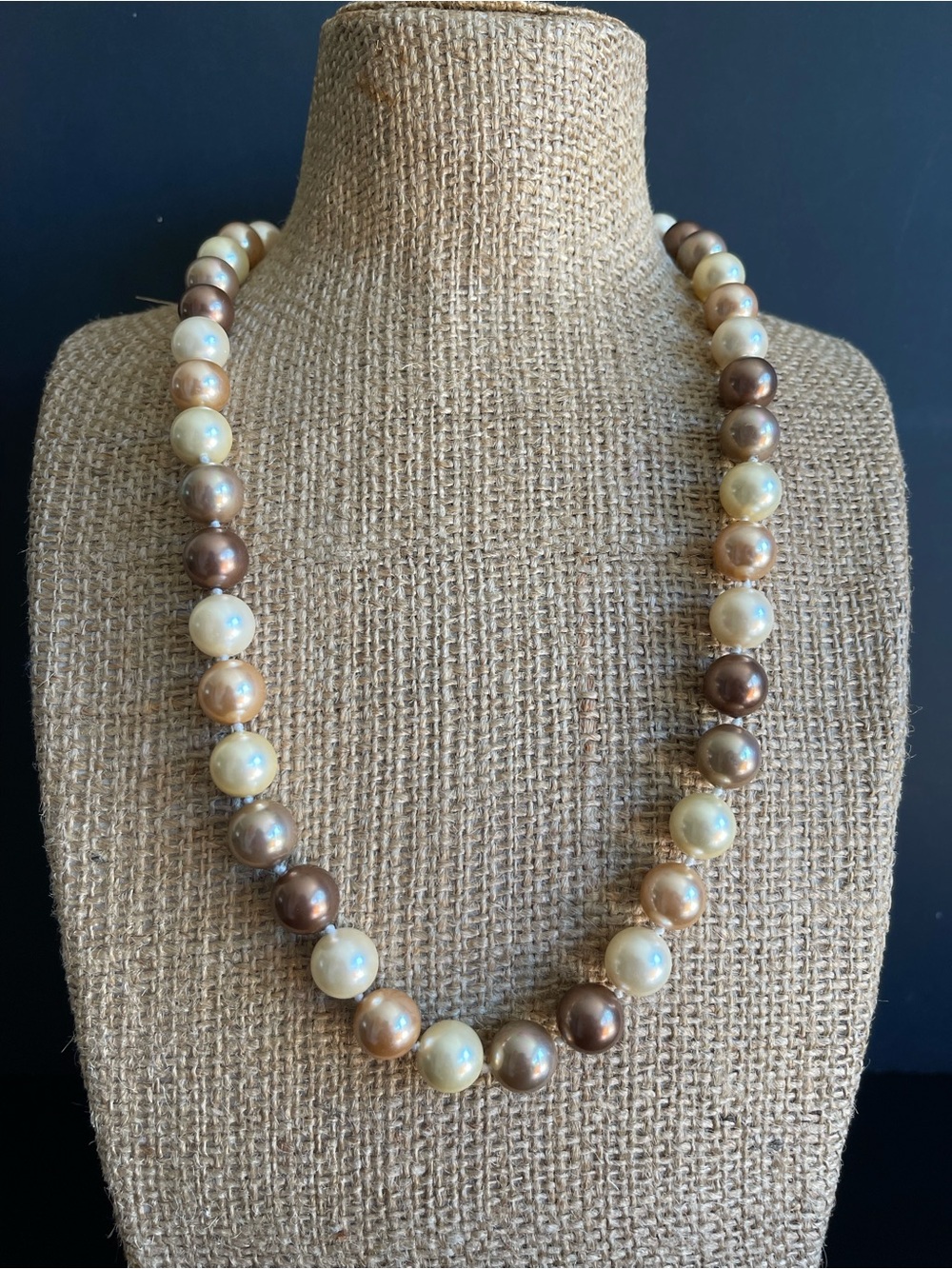 New 12,5mm multicolor genuine south sea shell pearl necklace.